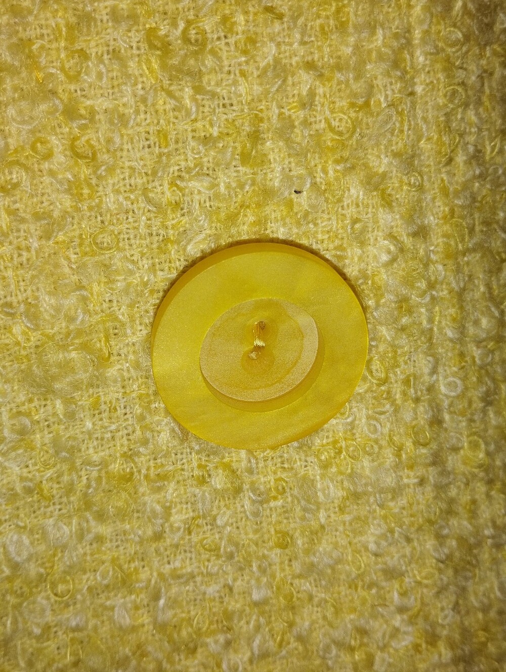 BUTTER YELLOW VINTAGE COAT - Picture 9 of 13
